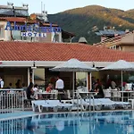 فندق Aloria Garden 4*