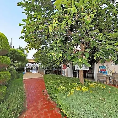 Ξενοδοχείο Aloria Garden 4*