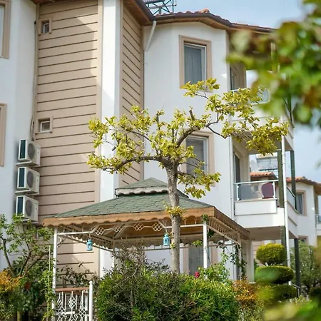 Aloria Garden Отель Эрдек