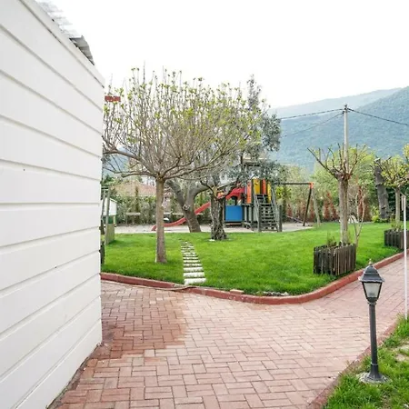 Aloria Garden